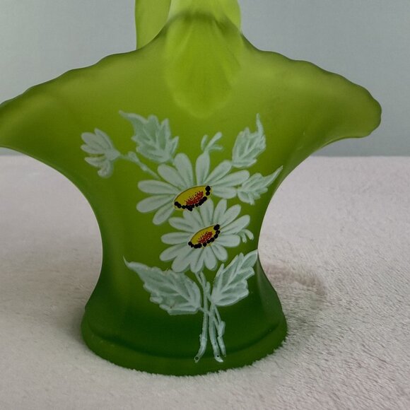 Westmoreland Vintage Hand-Painted Green Glass‎ Basket With Daisy Design - Picture 3 of 7